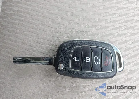 2017 Hyundai Santa Fe Se z USA, uszkodzony, nr VIN KM8SMDHF2HU183141